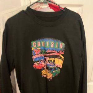 black sweatshirt w design